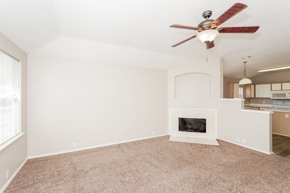 1519 Columbia Dr - Photo 4 of 16