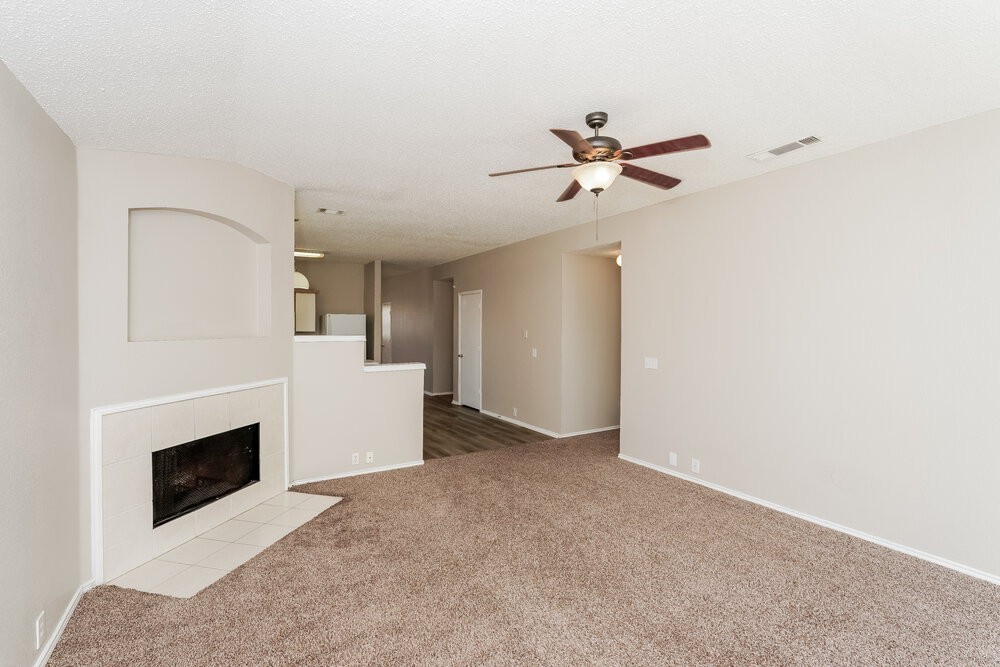 1519 Columbia Dr - Photo 5 of 16