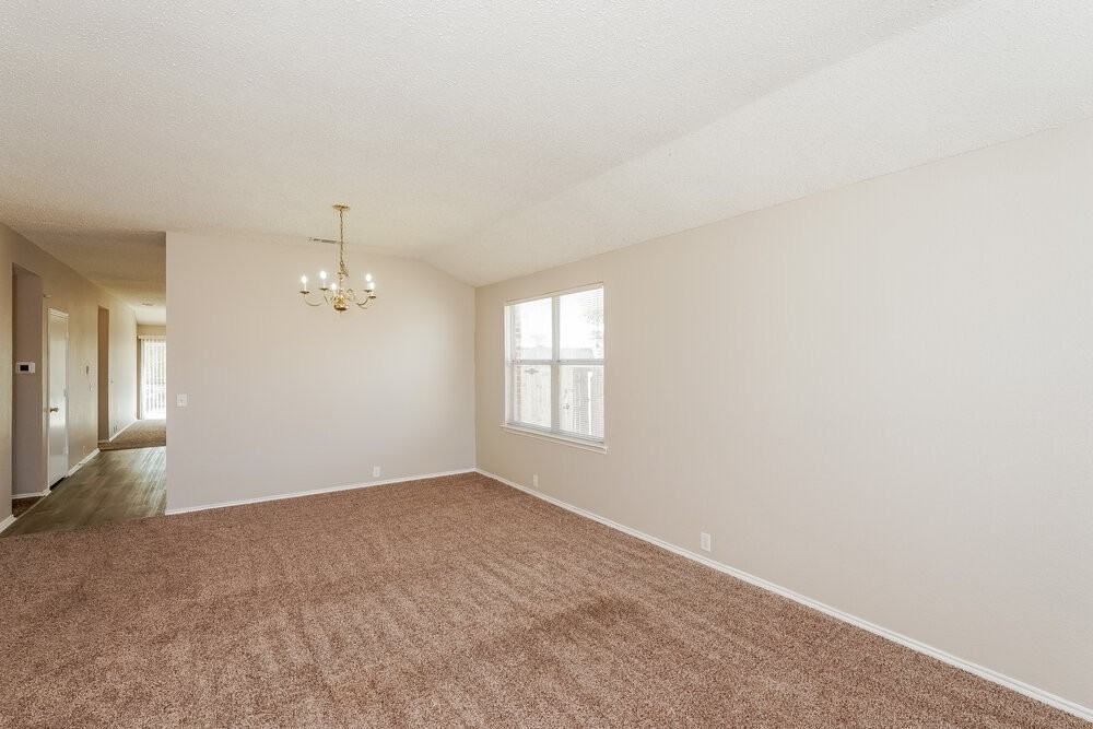 1519 Columbia Dr - Photo 6 of 16