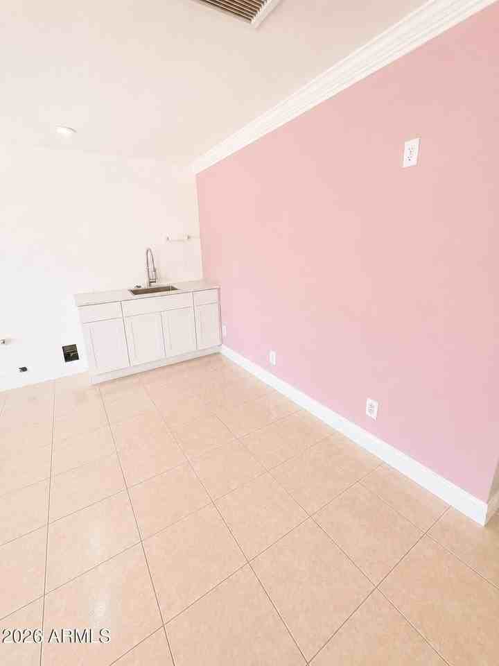 5540 W Glendale Ave #5 - Photo 7 of 9
