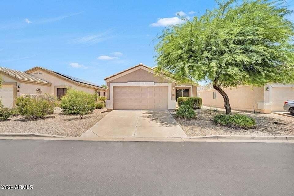 24039 N Mojave Ln - Photo 2 of 36