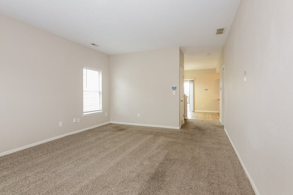 4650 Whitview Ln - Photo 4 of 17