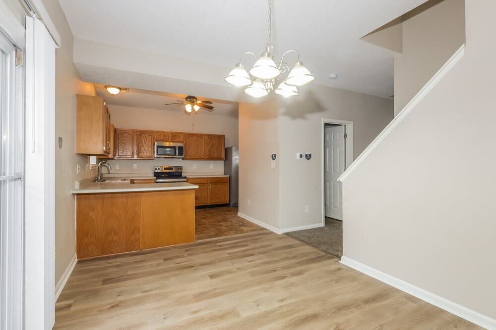 4650 Whitview Ln - Photo 7 of 17