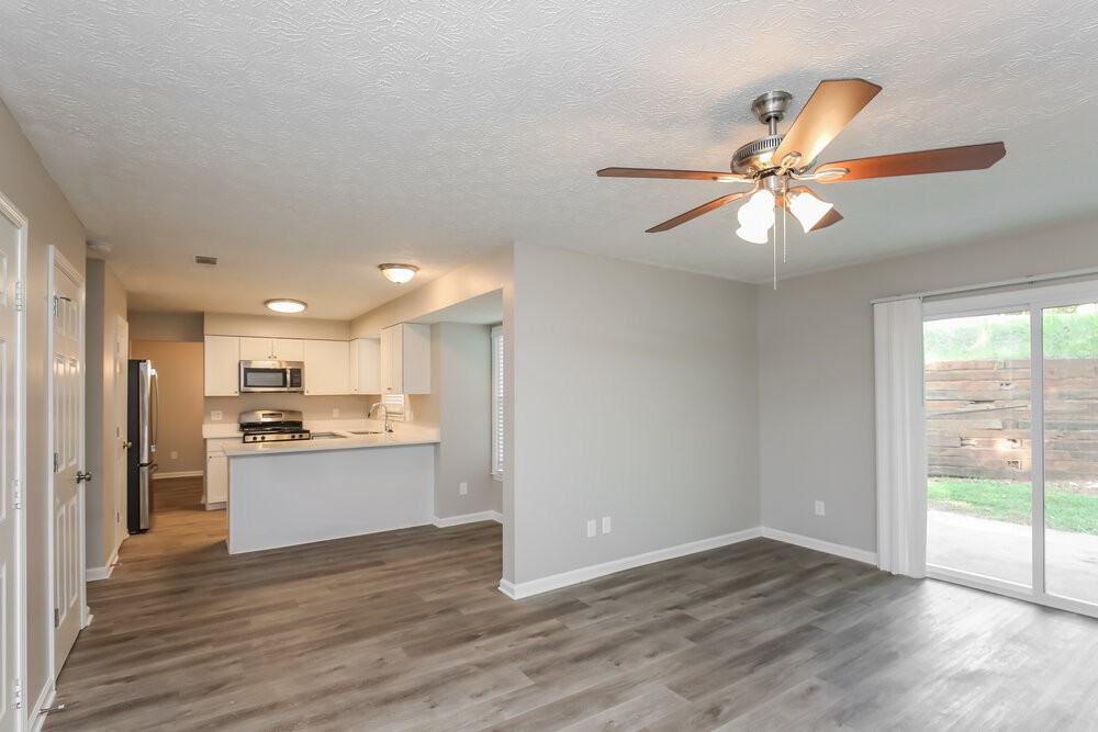 4988 Wynhurst Way - Photo 5 of 17