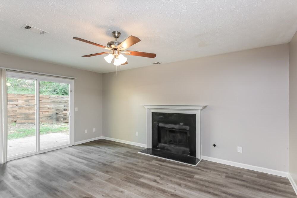 4988 Wynhurst Way - Photo 6 of 17