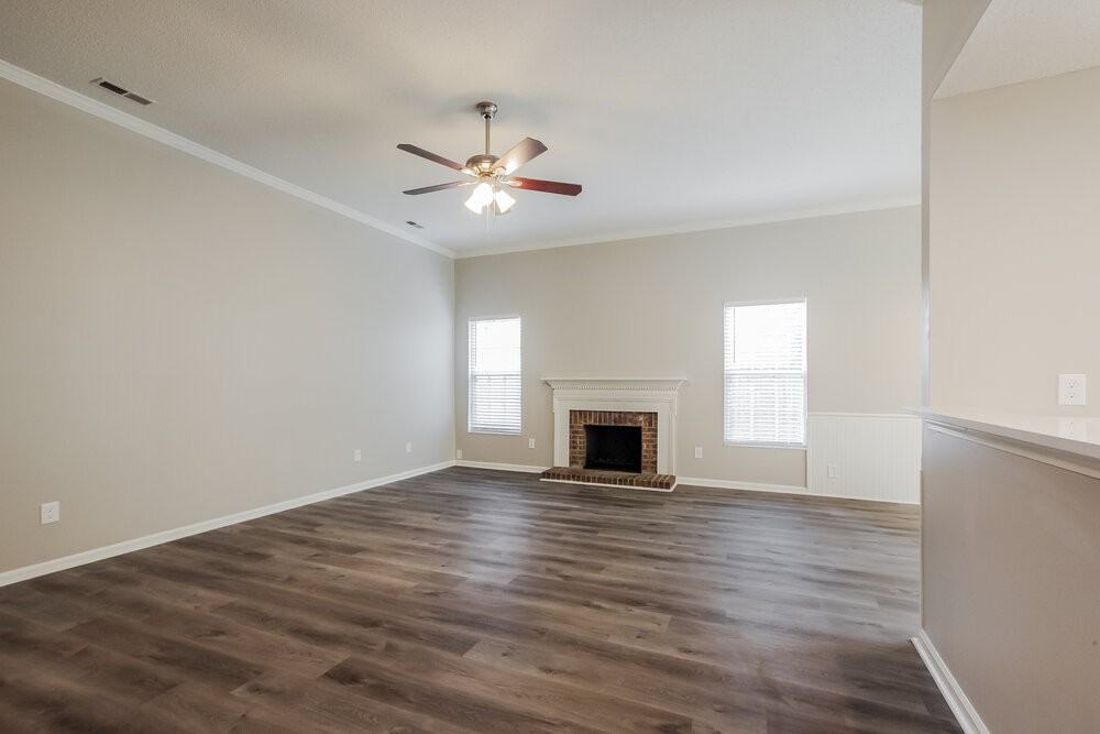 9233 Oren Thompson Rd - Photo 5 of 16