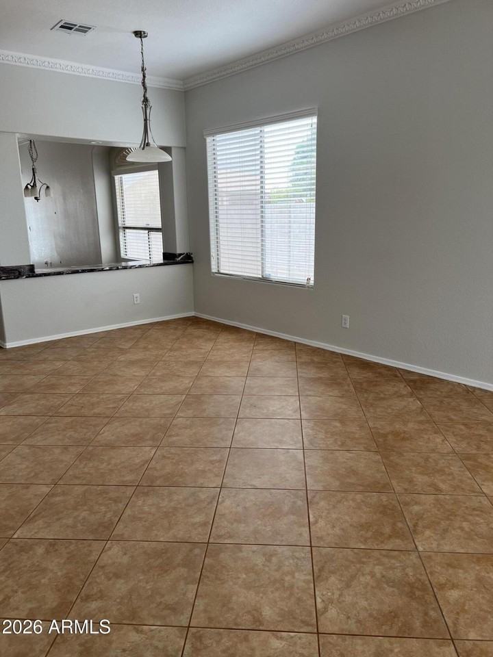 407 W Helena Dr - Photo 3 of 10