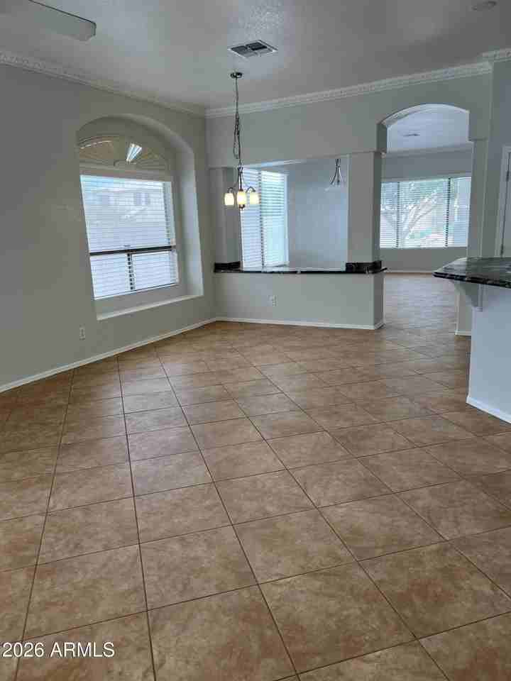 407 W Helena Dr - Photo 5 of 10