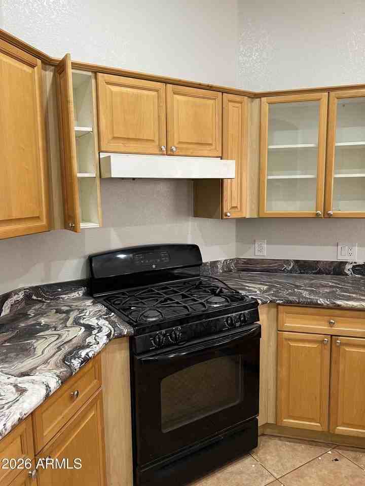 407 W Helena Dr - Photo 6 of 10