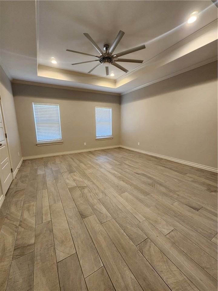 15741 Cuttysark St - Photo 5 of 15