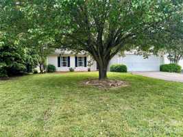 featured image of 3005 Brekonridge Centre Dr