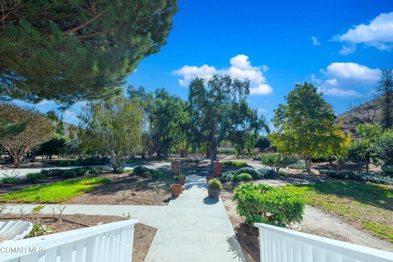 1057 E La Loma Ave - Photo 3 of 50