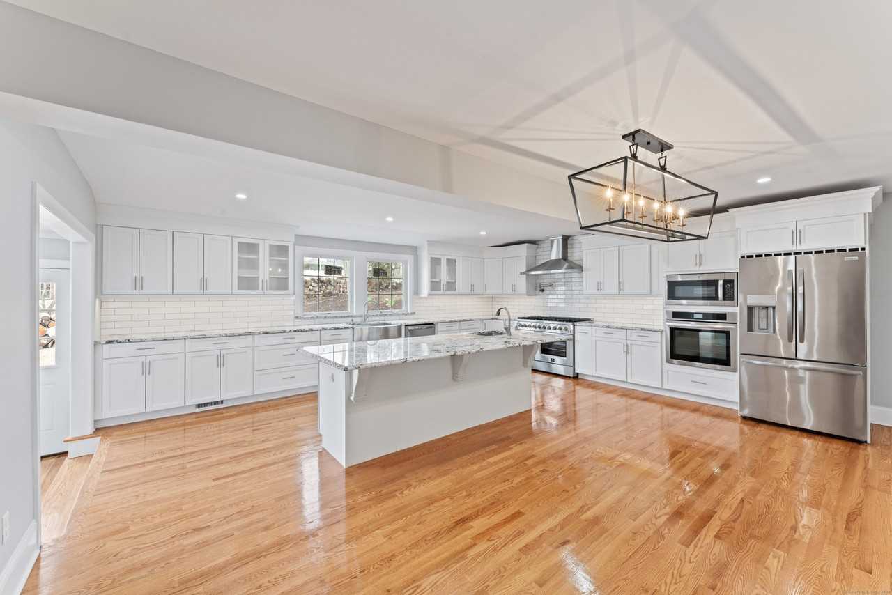 80 3rd St - Photo 6 of 40