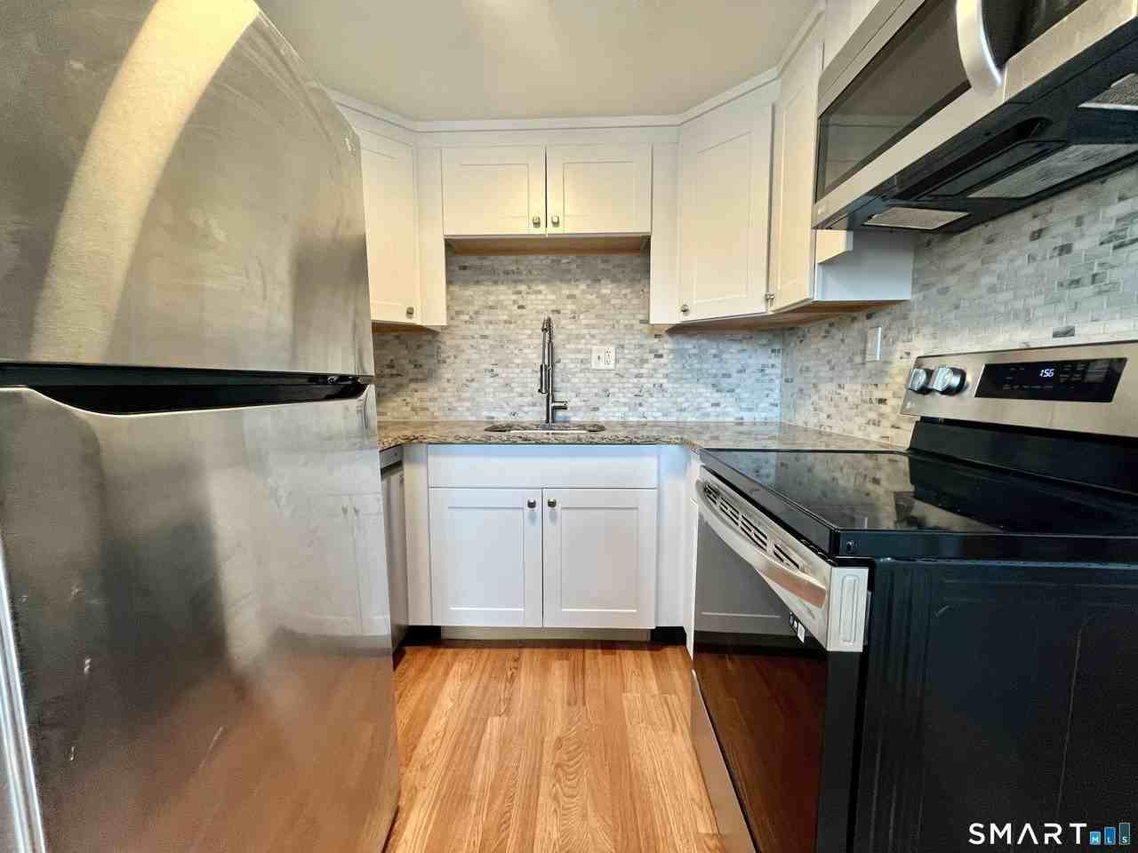 889 Farmington Ave #1 - Photo 6 of 9