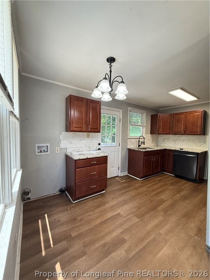 1940 Spruce St - Photo 4 of 15