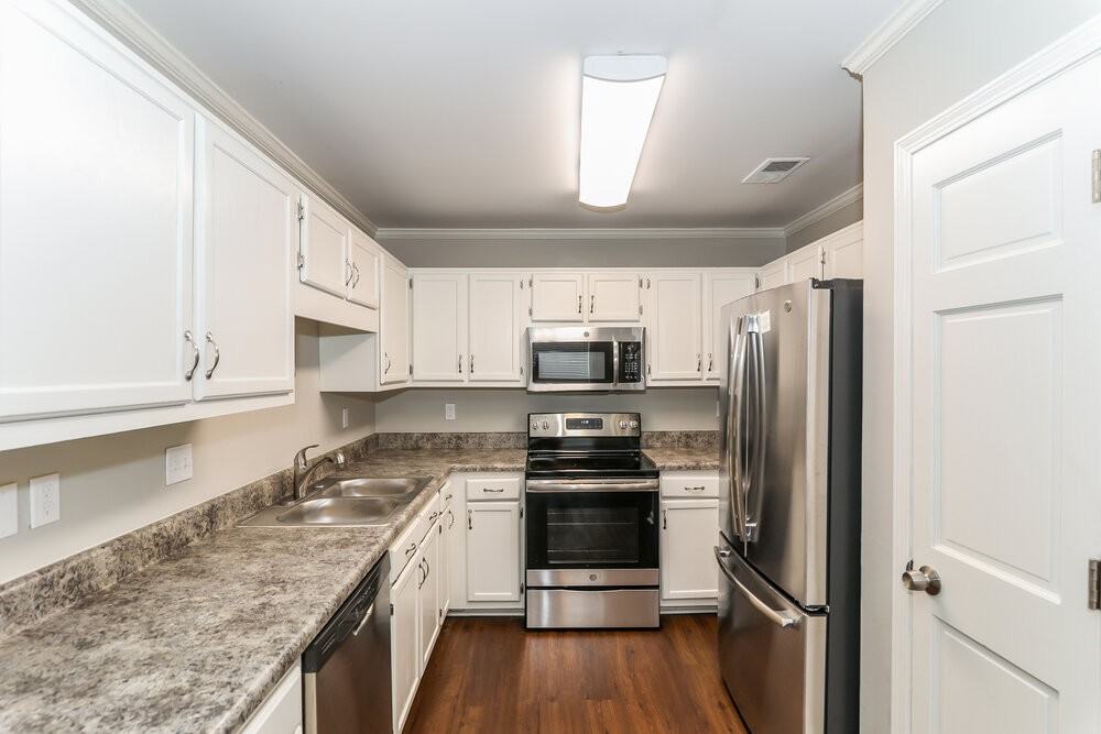 5896 Pipers Green Ln - Photo 7 of 16