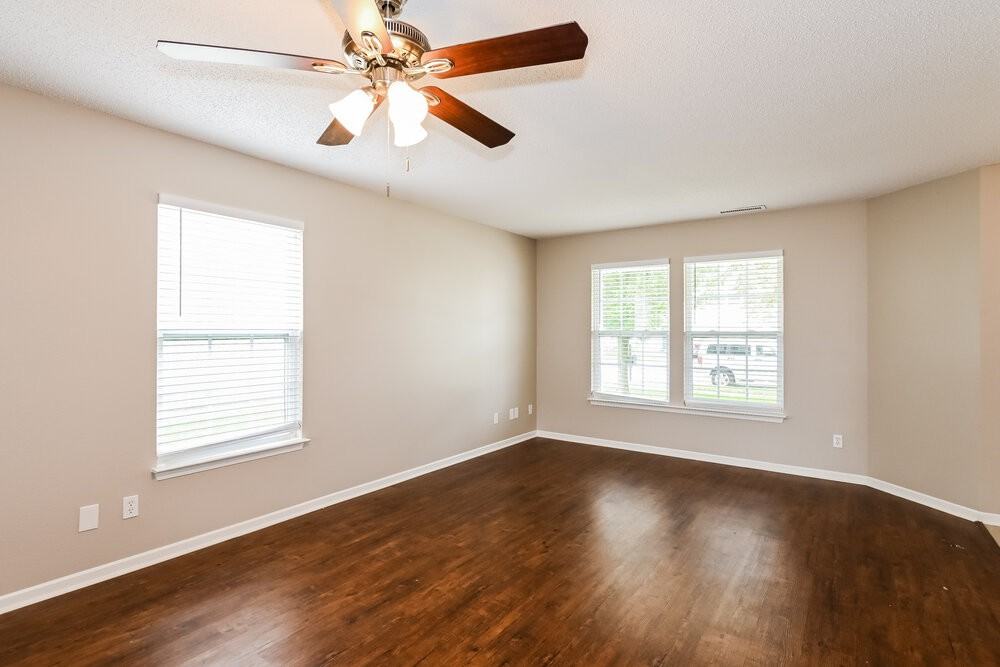 8652 Orchard Grove Ln - Photo 6 of 17