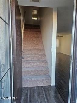 45419 W 10th Street #B - Photo 4 of 11