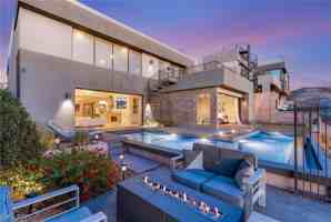 featured image of 861 Vegas View Dr