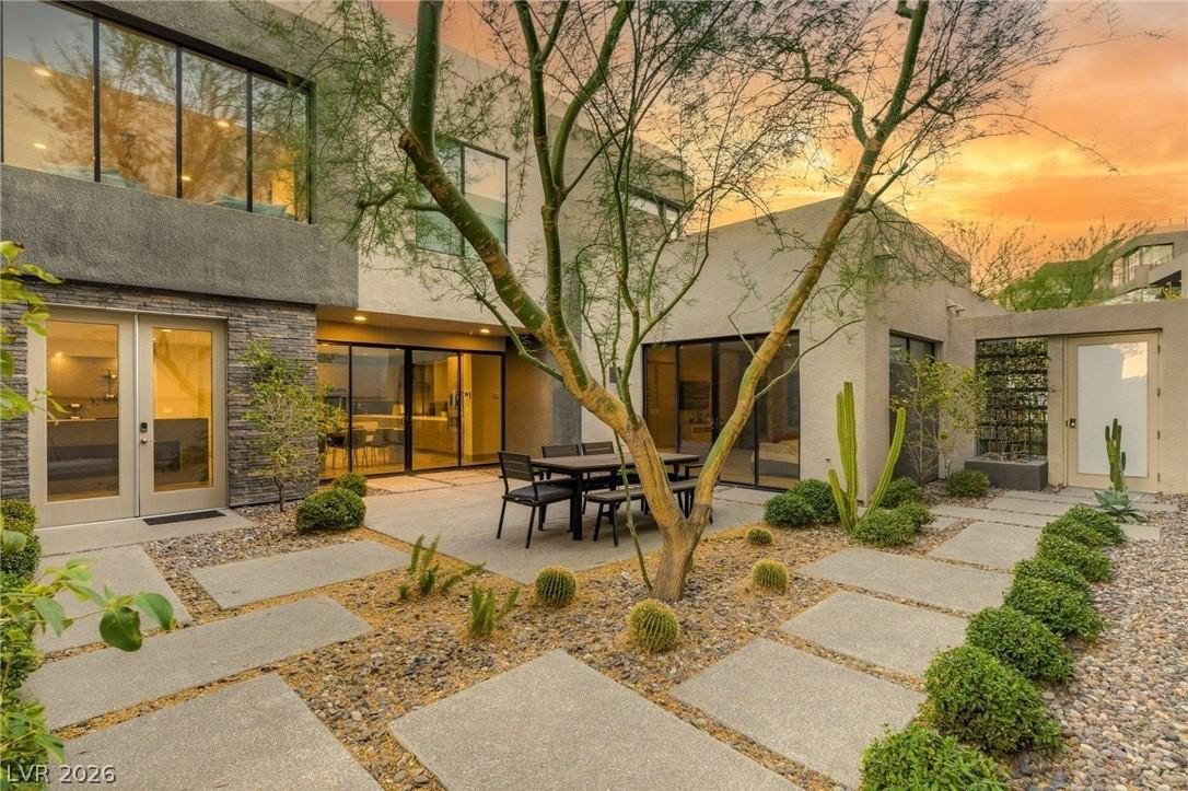861 Vegas View Dr - Photo 5 of 50