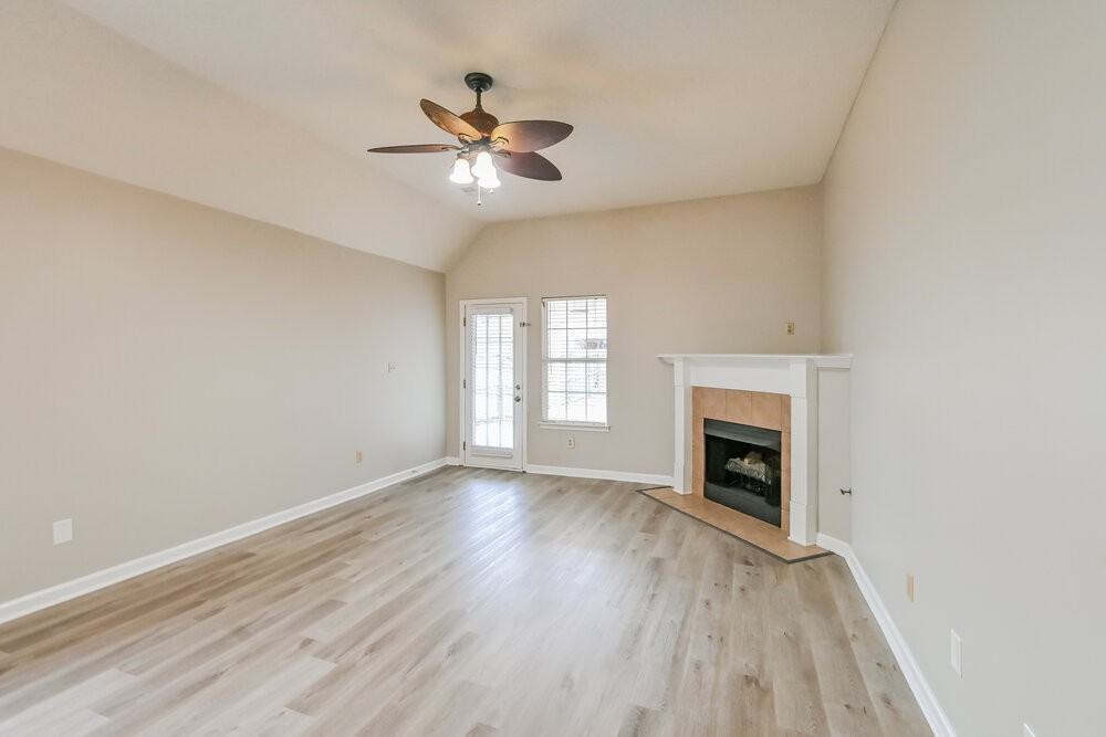 8262 Regal Bend Dr - Photo 3 of 16
