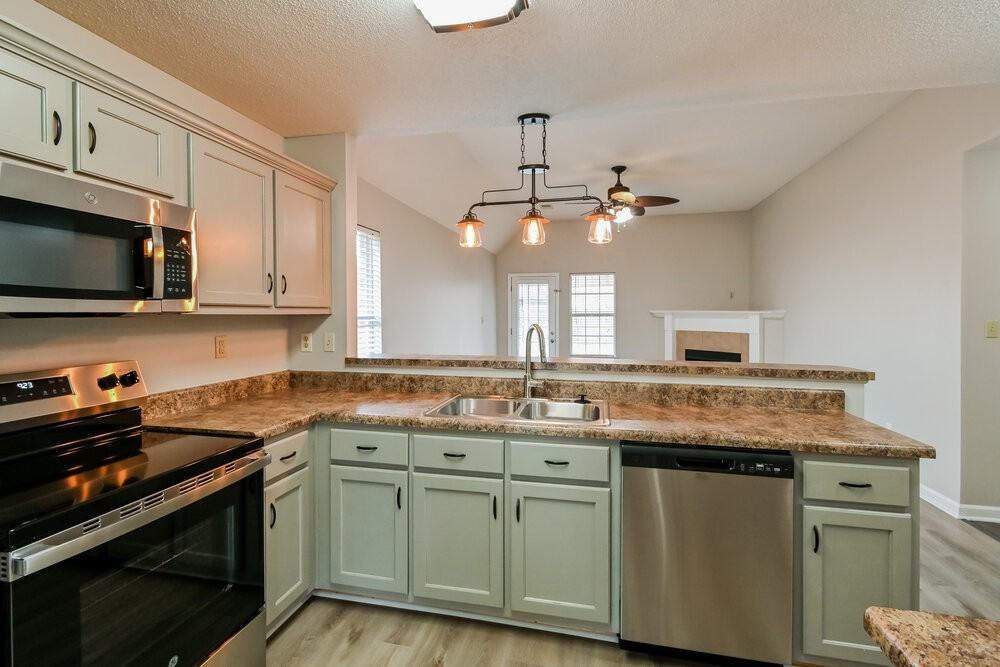 8262 Regal Bend Dr - Photo 7 of 16