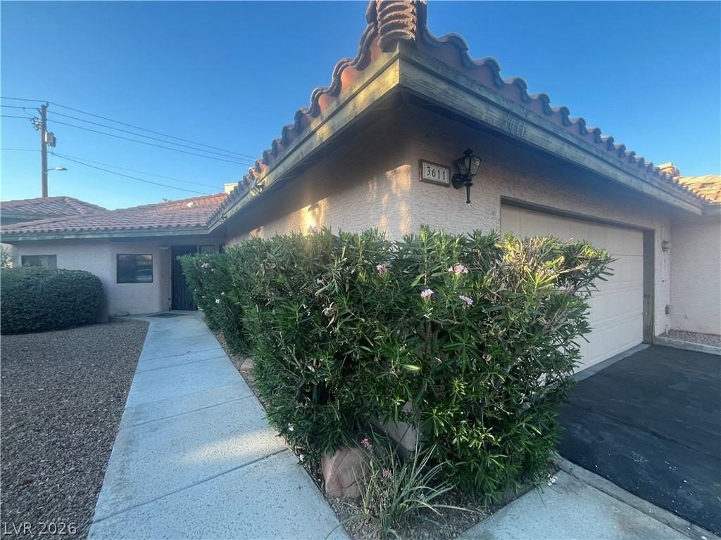 3611 Laguna Del Sol Dr - Photo 2 of 24