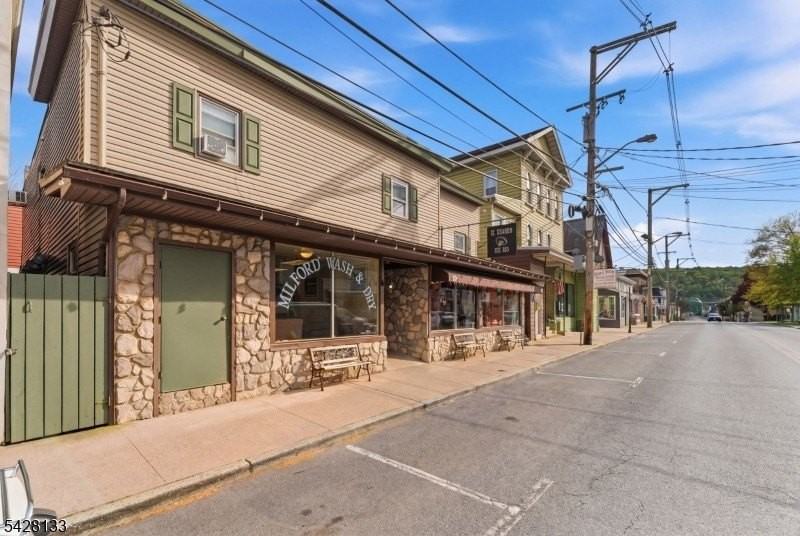 58 Bridge St - Photo 2 of 13