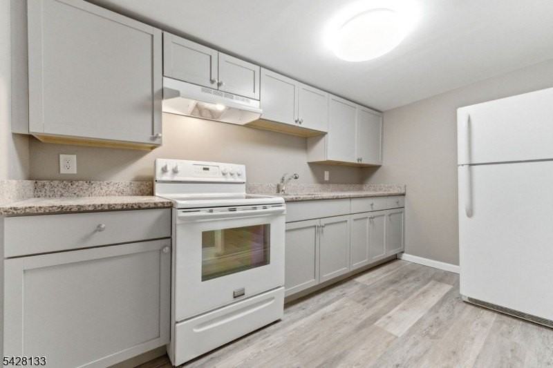 58 Bridge St - Photo 4 of 13
