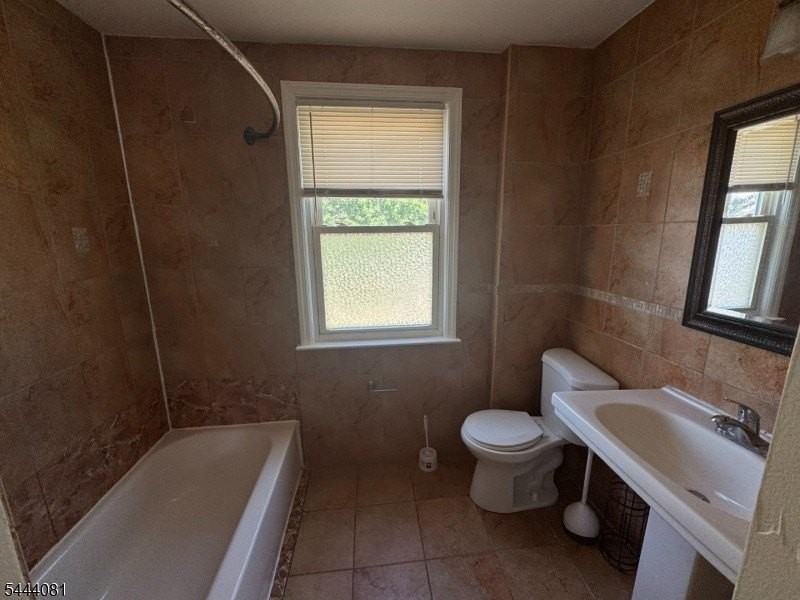 351 Ogden St - Photo 7 of 15