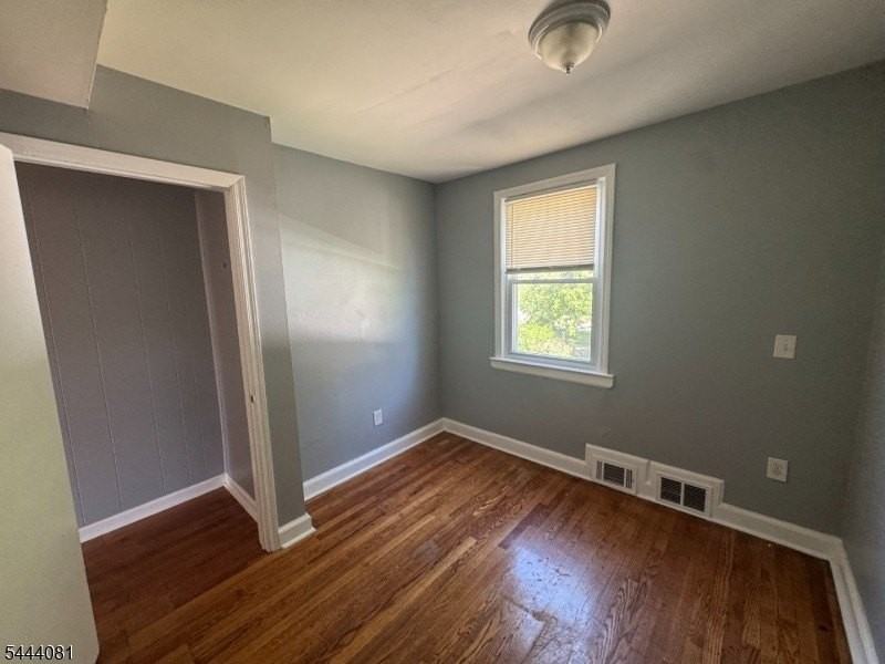 351 Ogden St - Photo 5 of 15