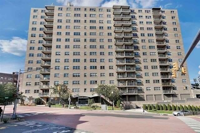 7100 Kennedy Blvd E #12L - Photo 3 of 29