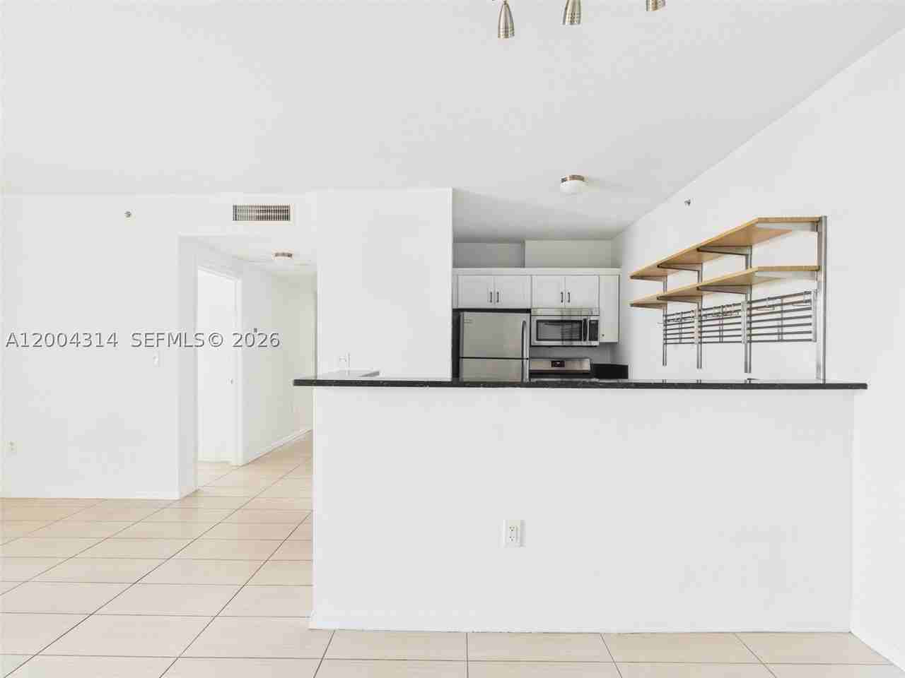 425 Ne 30th St #604 - Photo 6 of 23