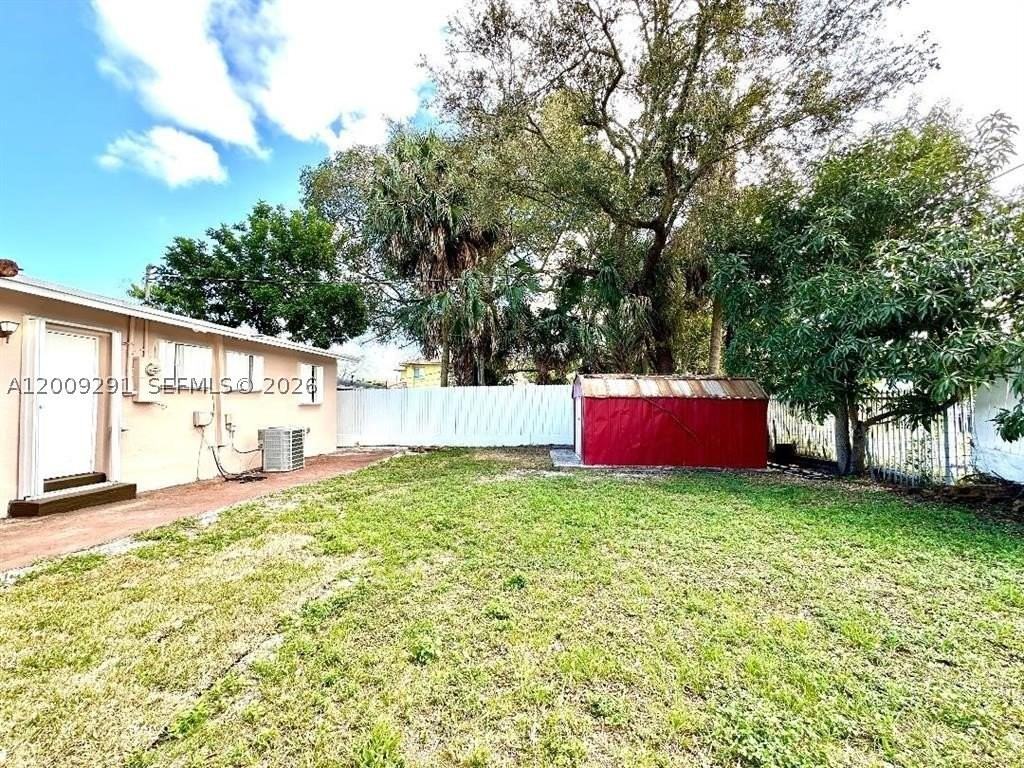 525 Nw 15th Ter - Photo 5 of 31