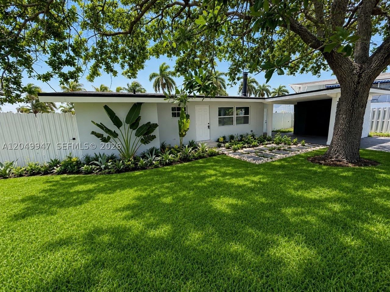 2649 Key Largo Ln - Photo 3 of 26
