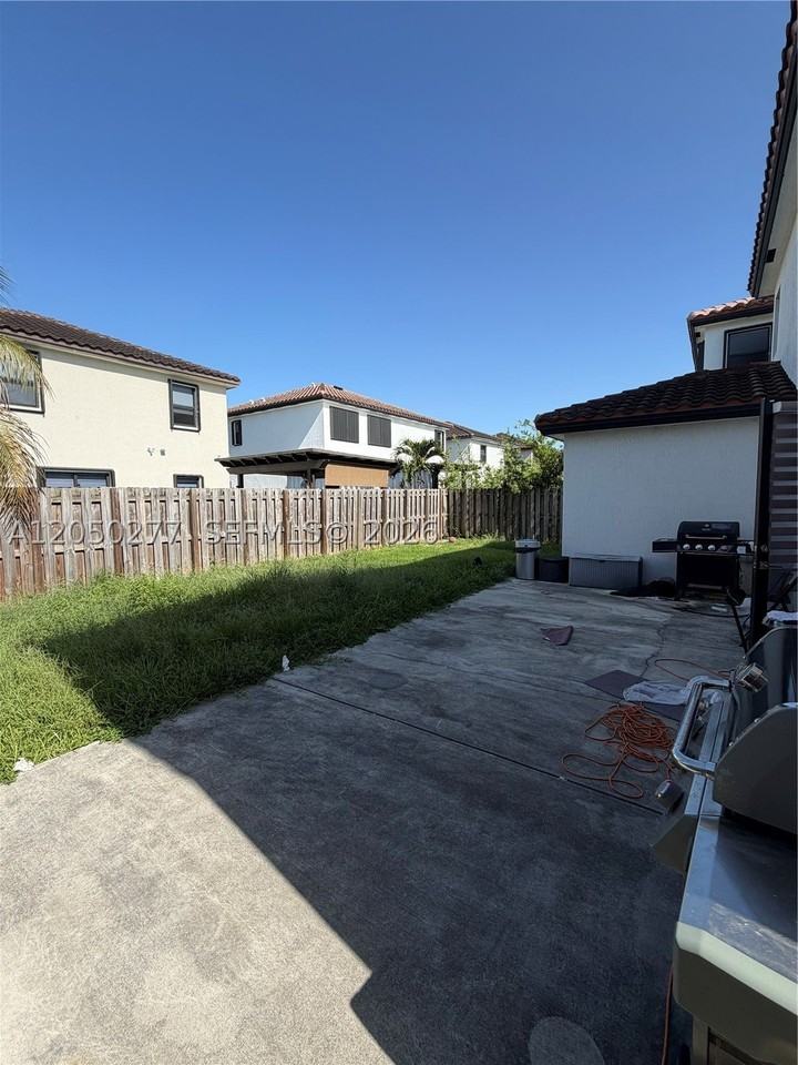25225 Sw 118th Ave #25225 - Photo 2 of 21
