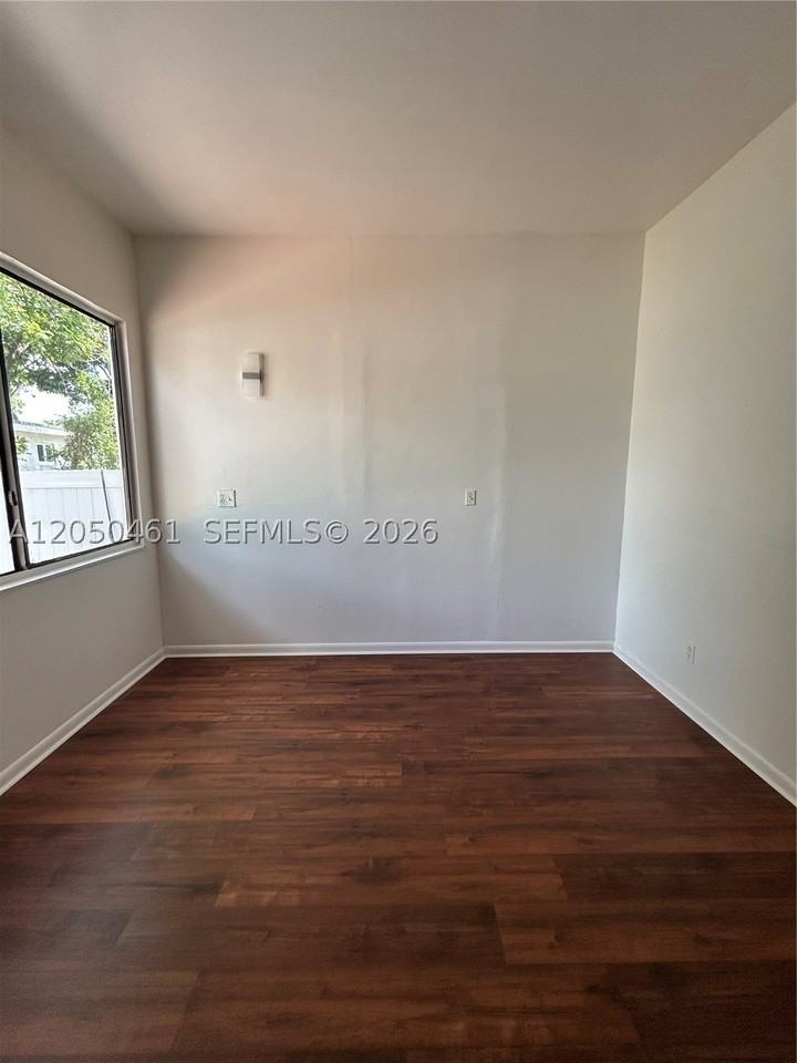 2516 Cleveland St #B - Photo 3 of 10