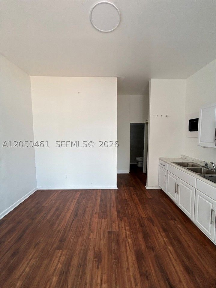 2516 Cleveland St #B - Photo 4 of 10