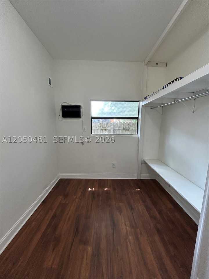 2516 Cleveland St #B - Photo 6 of 10