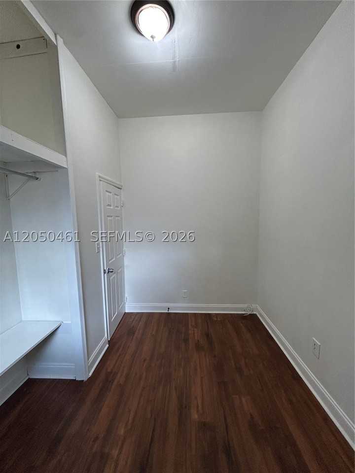 2516 Cleveland St #B - Photo 7 of 10