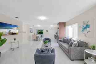 1021 Ne 3rd Ave - Photo 1 of 1