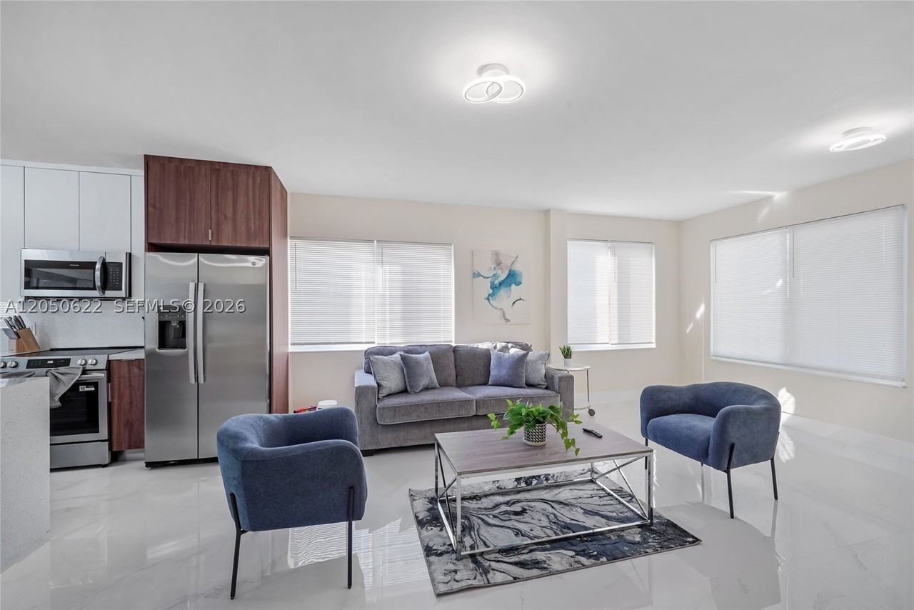 1021 Ne 3rd Ave - Photo 6 of 41