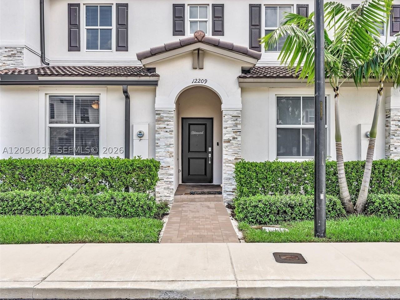 12209 Nw 24th Pl - Photo 3 of 50
