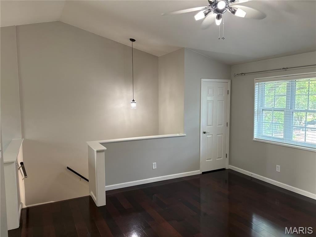 1457 Bobolink Pl - Photo 6 of 24