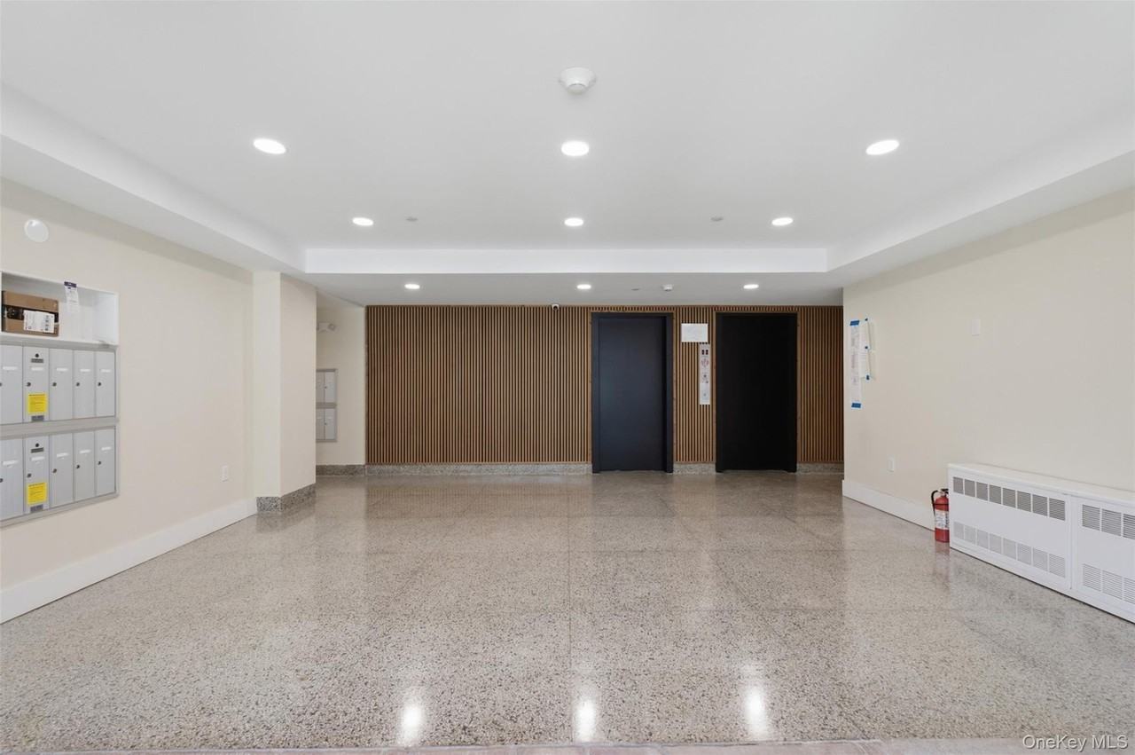 671 Bronx River Rd #2N - Photo 2 of 15