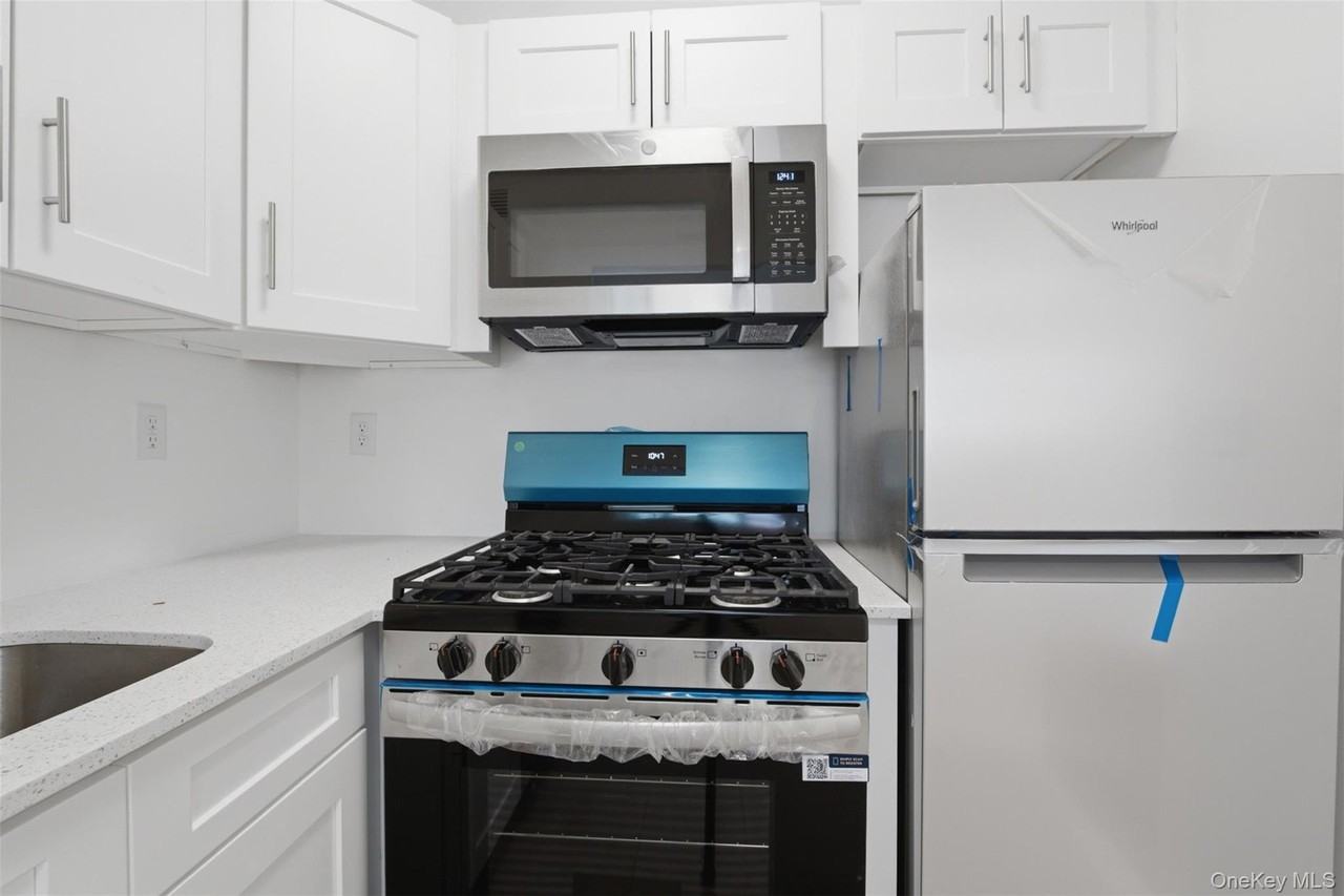 671 Bronx River Rd #2N - Photo 6 of 15