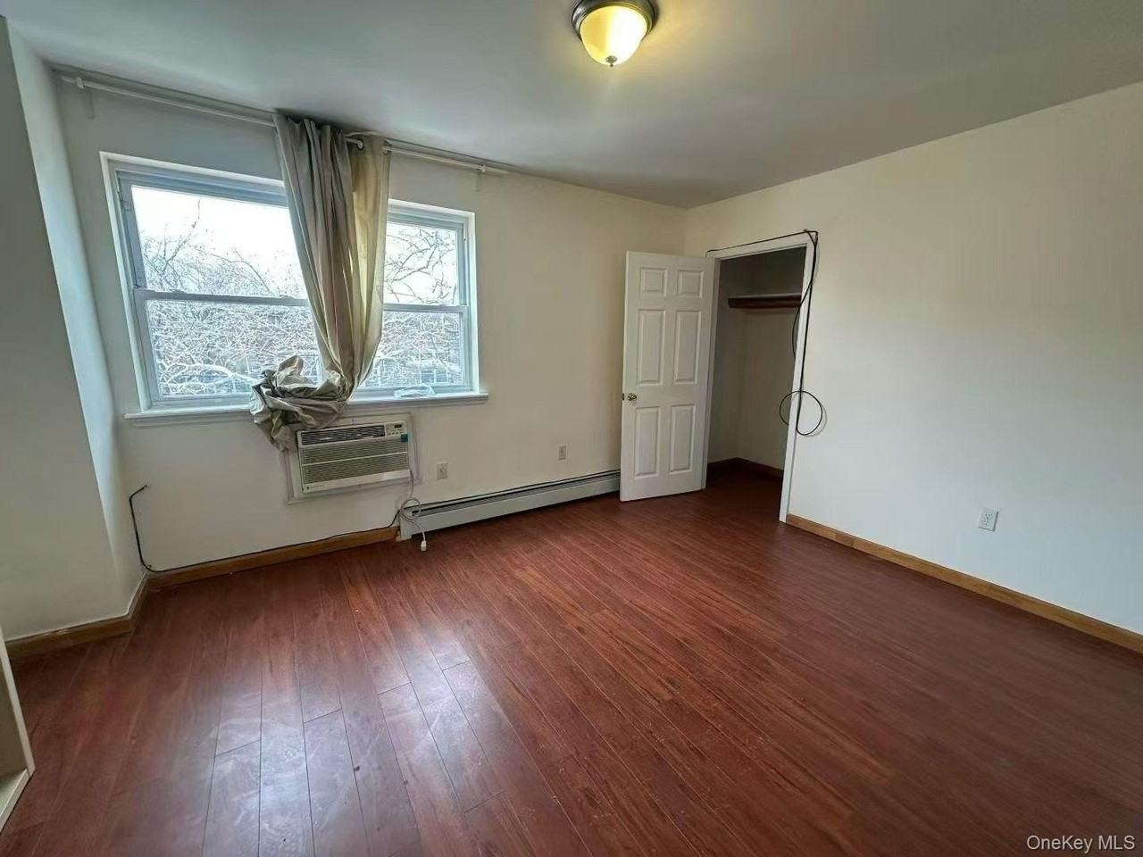 697 Sheffield Ave #2FL - Photo 4 of 8