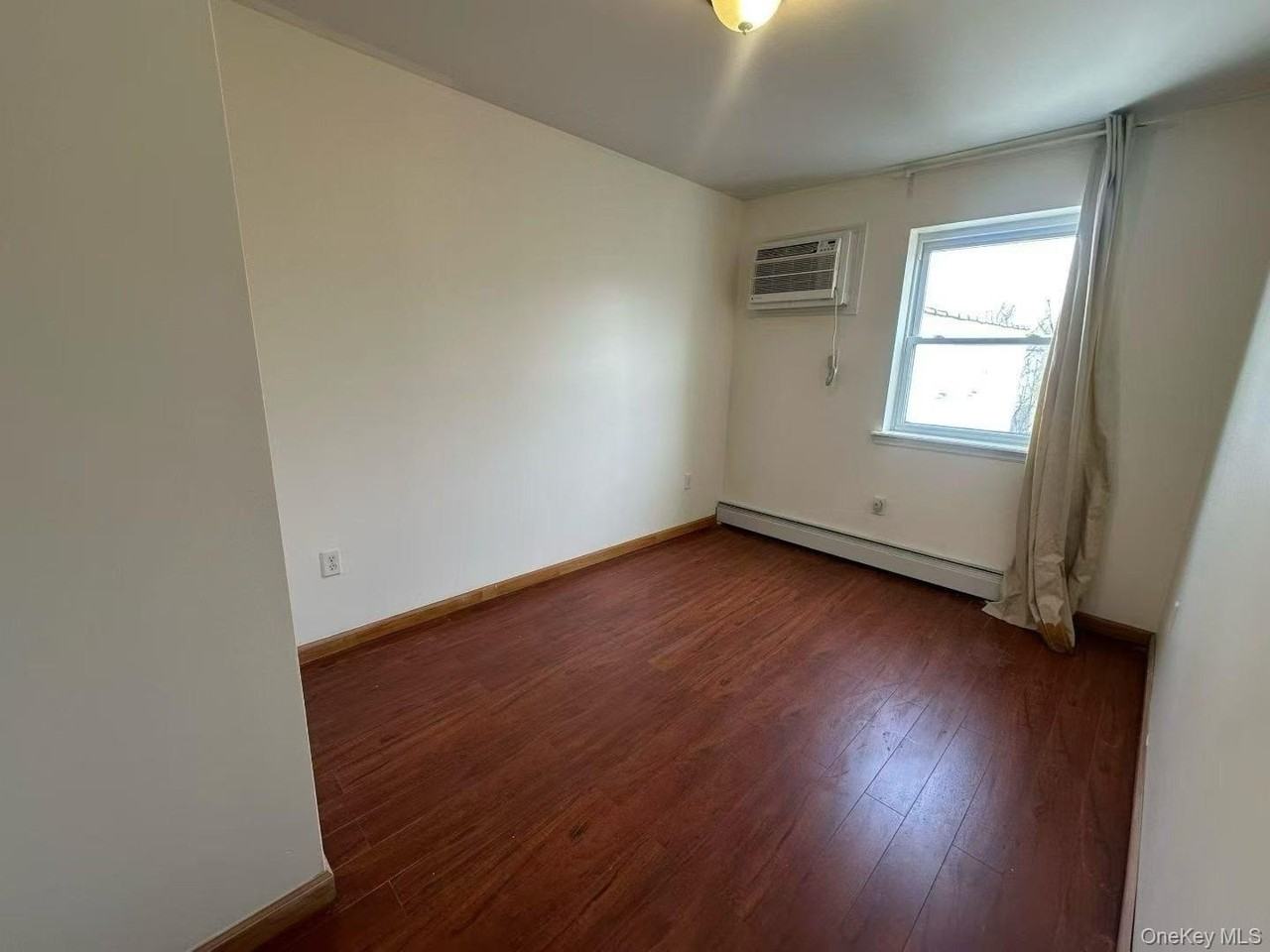 697 Sheffield Ave #2FL - Photo 7 of 8
