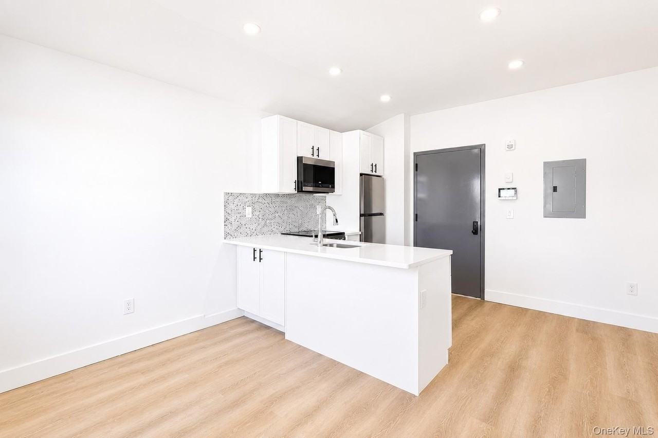 9 Lagrange Ave #3 - Photo 5 of 18