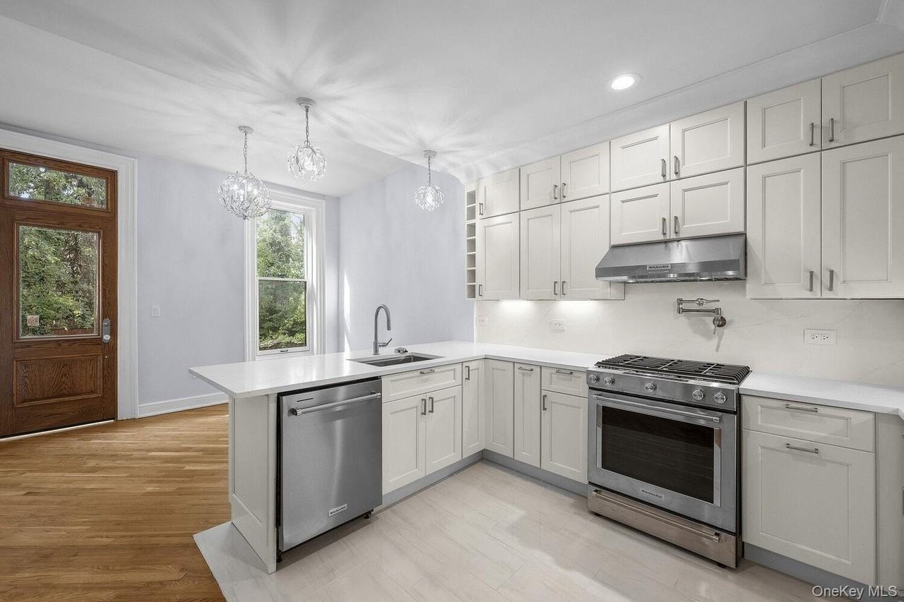 486 16th St #2 - Photo 5 of 16